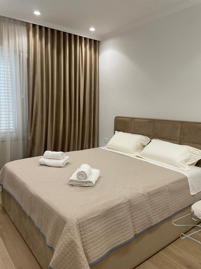 City Center Apartment Kafe Flora Tirana Exterior photo